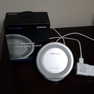 Samsung Wireless Charging Stand